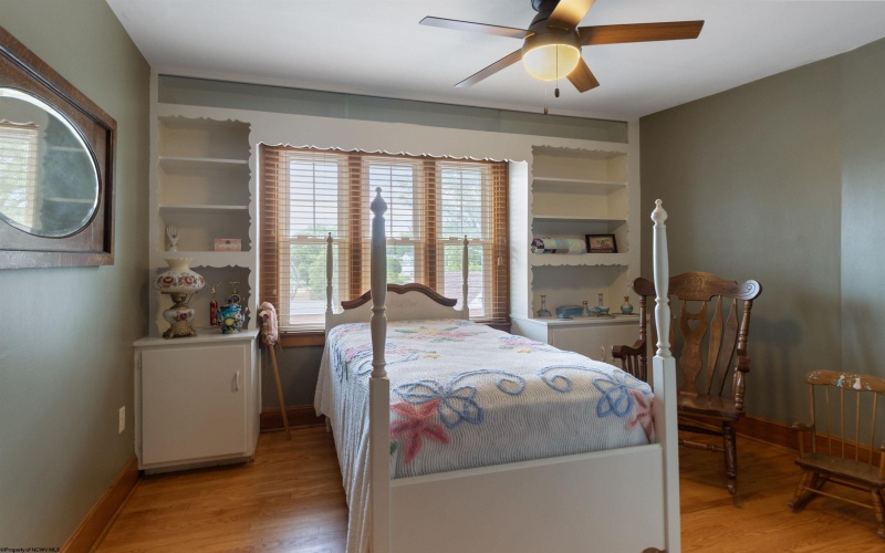 328 Philadelphia Avenue, Bridgeport, West Virginia 26330, 3 Bedrooms Bedrooms, 8 Rooms Rooms,3 BathroomsBathrooms,Single Family Detached,For Sale,Philadelphia,10159651