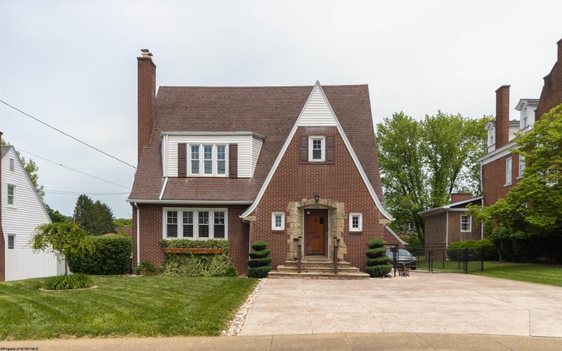 328 Philadelphia Avenue, Bridgeport, West Virginia 26330, 3 Bedrooms Bedrooms, 8 Rooms Rooms,3 BathroomsBathrooms,Single Family Detached,For Sale,Philadelphia,10159651
