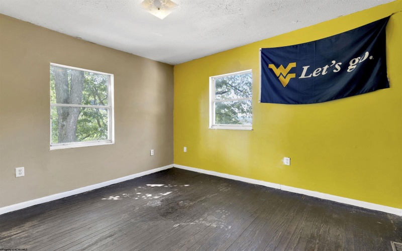 352 Stewart Street, Morgantown, West Virginia 26505, ,Multi-unit/income,For Sale,Stewart,10159648