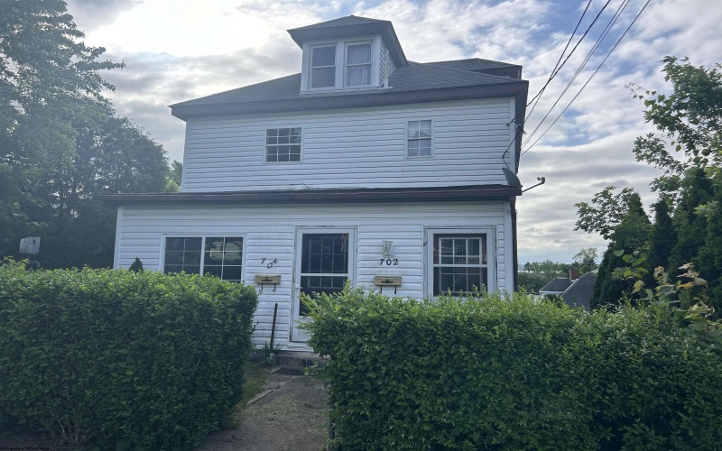 704 Louise Avenue, Morgantown, West Virginia 26505, ,Multi-unit/income,For Sale,Louise,10159649