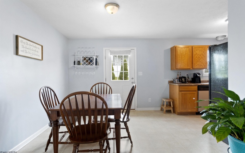 112 Eagle Drive, Maidsville, West Virginia 26541, 3 Bedrooms Bedrooms, 6 Rooms Rooms,1 BathroomBathrooms,Single Family Attached,For Sale,Eagle,10159662