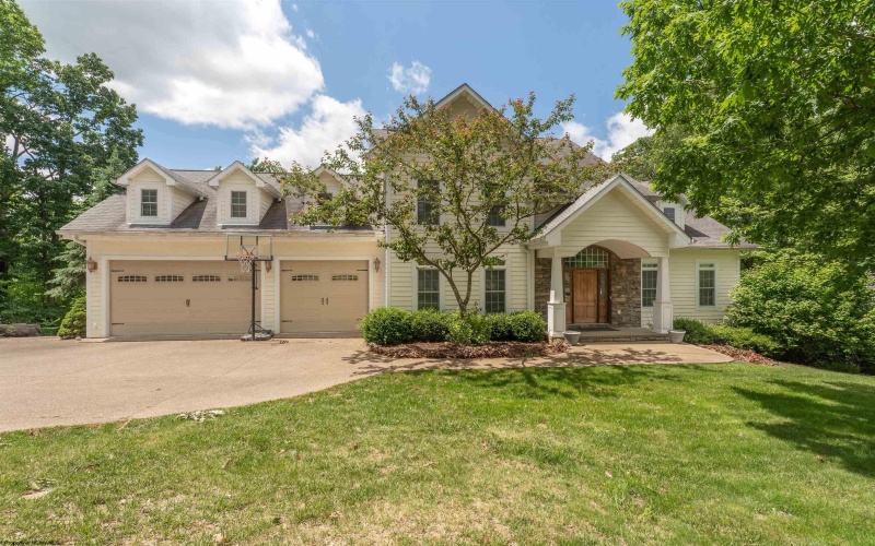 2014 Ices Ferry Drive, Morgantown, West Virginia 26508, 4 Bedrooms Bedrooms, 14 Rooms Rooms,4 BathroomsBathrooms,Single Family Detached,For Sale,Ices Ferry,10159653