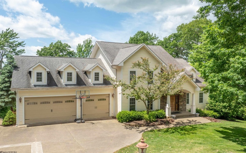 2014 Ices Ferry Drive, Morgantown, West Virginia 26508, 4 Bedrooms Bedrooms, 14 Rooms Rooms,4 BathroomsBathrooms,Single Family Detached,For Sale,Ices Ferry,10159653