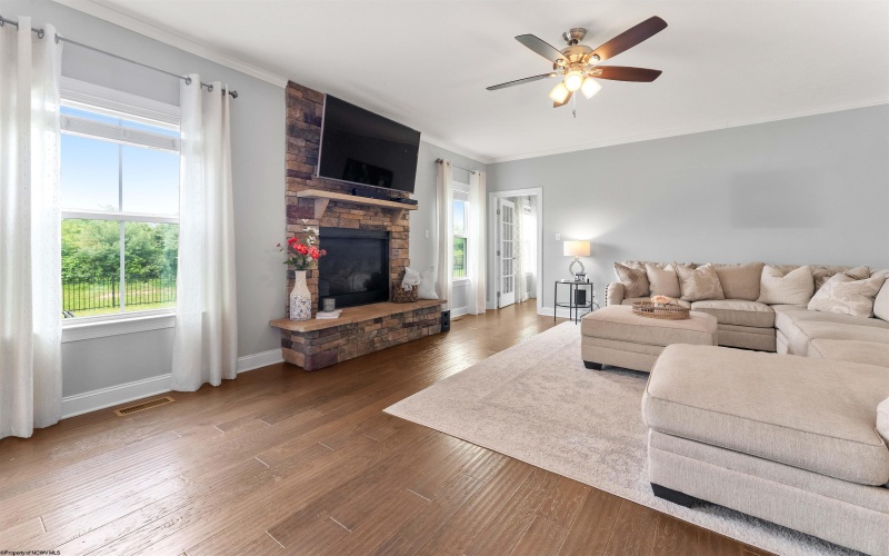 146 Summit Woods Drive, Morgantown, West Virginia 26508, 4 Bedrooms Bedrooms, 9 Rooms Rooms,3 BathroomsBathrooms,Single Family Detached,For Sale,Summit Woods,10159656