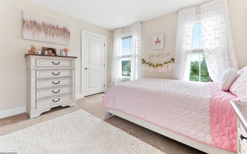 146 Summit Woods Drive, Morgantown, West Virginia 26508, 4 Bedrooms Bedrooms, 9 Rooms Rooms,3 BathroomsBathrooms,Single Family Detached,For Sale,Summit Woods,10159656