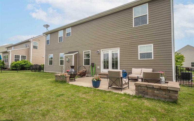 146 Summit Woods Drive, Morgantown, West Virginia 26508, 4 Bedrooms Bedrooms, 9 Rooms Rooms,3 BathroomsBathrooms,Single Family Detached,For Sale,Summit Woods,10159656