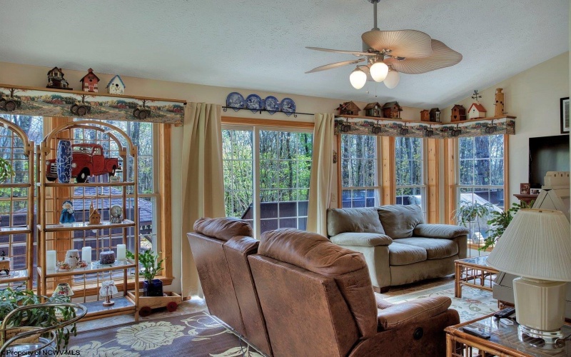 888 E Alpine Drive, Terra Alta, West Virginia 26764, 3 Bedrooms Bedrooms, 11 Rooms Rooms,2 BathroomsBathrooms,Single Family Detached,For Sale,E Alpine,10159659