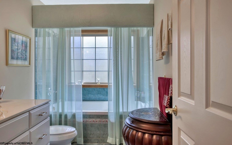 888 E Alpine Drive, Terra Alta, West Virginia 26764, 3 Bedrooms Bedrooms, 11 Rooms Rooms,2 BathroomsBathrooms,Single Family Detached,For Sale,E Alpine,10159659
