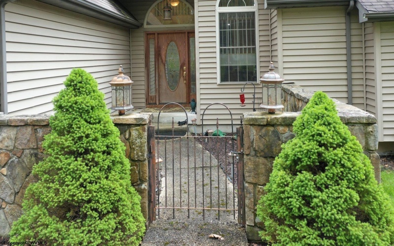 888 E Alpine Drive, Terra Alta, West Virginia 26764, 3 Bedrooms Bedrooms, 11 Rooms Rooms,2 BathroomsBathrooms,Single Family Detached,For Sale,E Alpine,10159659