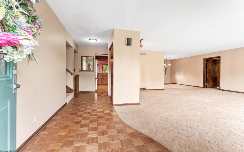 160 Poplar Drive, Morgantown, West Virginia 26505, 4 Bedrooms Bedrooms, 9 Rooms Rooms,3 BathroomsBathrooms,Single Family Detached,For Sale,Poplar,10159658