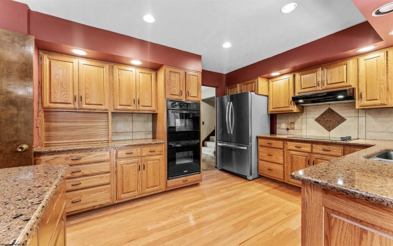 160 Poplar Drive, Morgantown, West Virginia 26505, 4 Bedrooms Bedrooms, 9 Rooms Rooms,3 BathroomsBathrooms,Single Family Detached,For Sale,Poplar,10159658