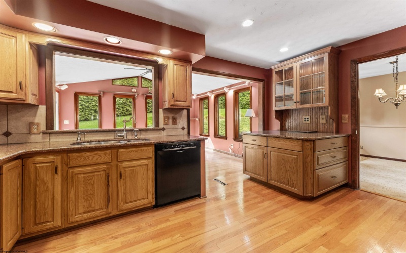 160 Poplar Drive, Morgantown, West Virginia 26505, 4 Bedrooms Bedrooms, 9 Rooms Rooms,3 BathroomsBathrooms,Single Family Detached,For Sale,Poplar,10159658