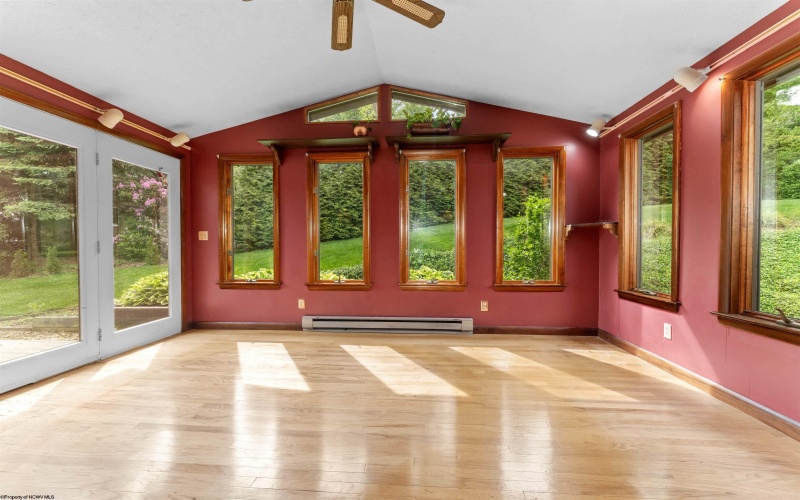160 Poplar Drive, Morgantown, West Virginia 26505, 4 Bedrooms Bedrooms, 9 Rooms Rooms,3 BathroomsBathrooms,Single Family Detached,For Sale,Poplar,10159658
