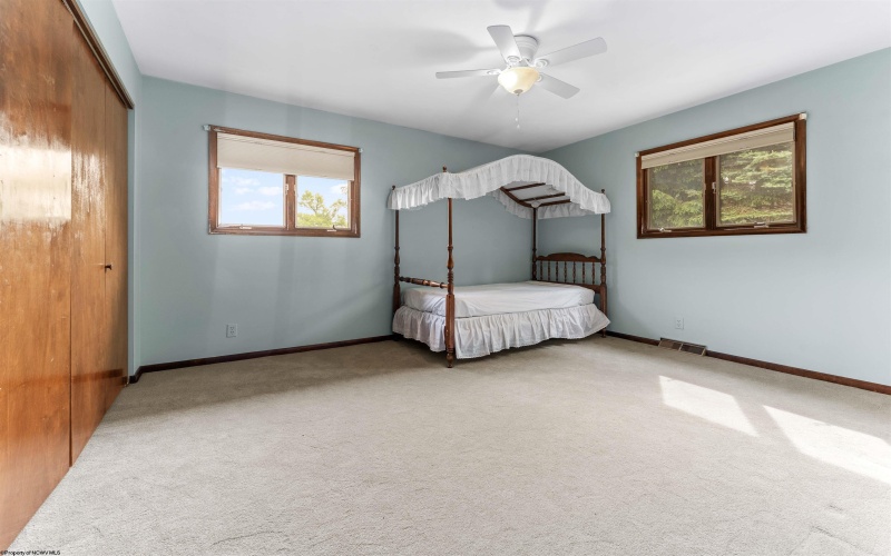 160 Poplar Drive, Morgantown, West Virginia 26505, 4 Bedrooms Bedrooms, 9 Rooms Rooms,3 BathroomsBathrooms,Single Family Detached,For Sale,Poplar,10159658