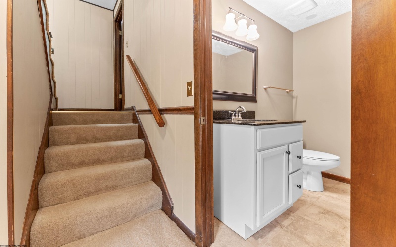 160 Poplar Drive, Morgantown, West Virginia 26505, 4 Bedrooms Bedrooms, 9 Rooms Rooms,3 BathroomsBathrooms,Single Family Detached,For Sale,Poplar,10159658
