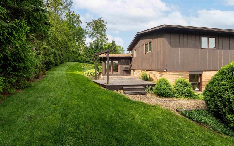 160 Poplar Drive, Morgantown, West Virginia 26505, 4 Bedrooms Bedrooms, 9 Rooms Rooms,3 BathroomsBathrooms,Single Family Detached,For Sale,Poplar,10159658