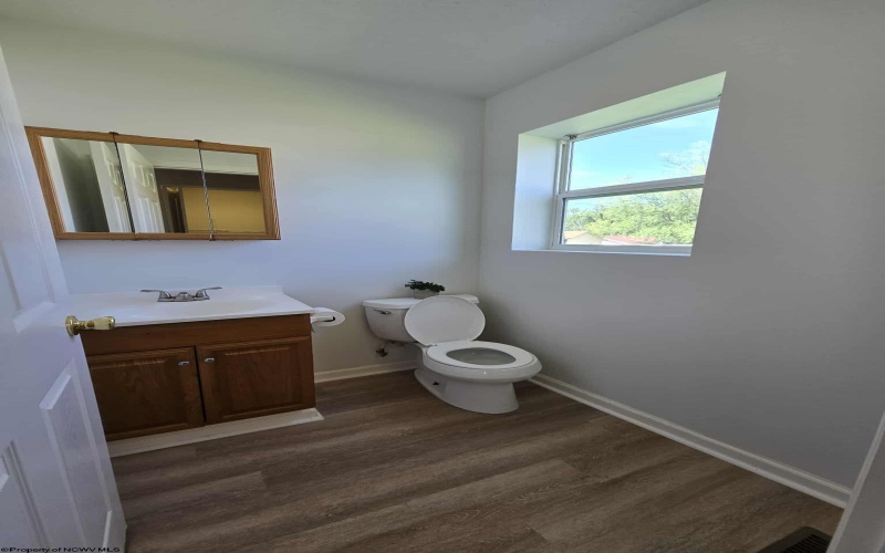 608 Ohio Avenue, Nutter Fort, West Virginia 26301, 3 Bedrooms Bedrooms, 6 Rooms Rooms,1 BathroomBathrooms,Single Family Detached,For Sale,Ohio,10159657