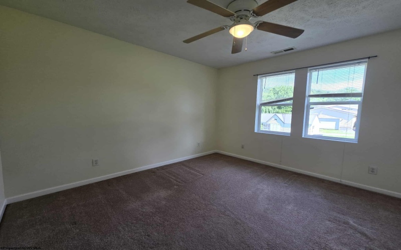 608 Ohio Avenue, Nutter Fort, West Virginia 26301, 3 Bedrooms Bedrooms, 6 Rooms Rooms,1 BathroomBathrooms,Single Family Detached,For Sale,Ohio,10159657