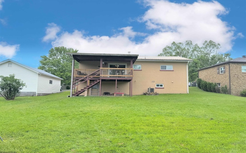 1601 Green Gables Road, Fairmont, West Virginia 26554, 4 Bedrooms Bedrooms, 7 Rooms Rooms,2 BathroomsBathrooms,Single Family Detached,For Sale,Green Gables,10159667