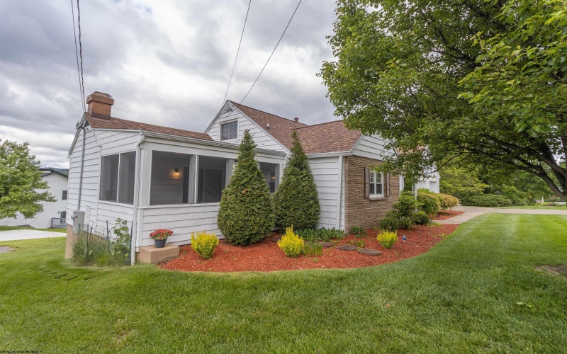 209 Arbor Court, Bridgeport, West Virginia 26330, 4 Bedrooms Bedrooms, 8 Rooms Rooms,3 BathroomsBathrooms,Single Family Detached,For Sale,Arbor,10159684