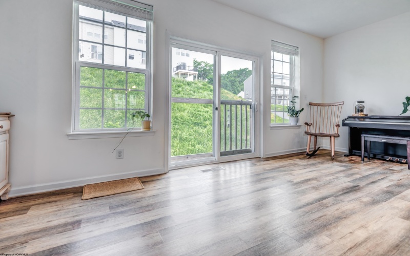 243 Tide Way, Morgantown, West Virginia 26508, 3 Bedrooms Bedrooms, 7 Rooms Rooms,2 BathroomsBathrooms,Single Family Attached,For Sale,Tide,10159683