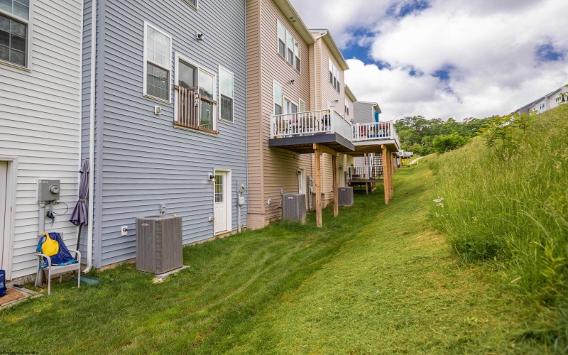243 Tide Way, Morgantown, West Virginia 26508, 3 Bedrooms Bedrooms, 7 Rooms Rooms,2 BathroomsBathrooms,Single Family Attached,For Sale,Tide,10159683