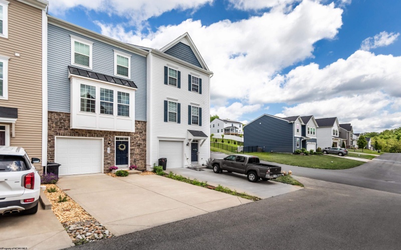 243 Tide Way, Morgantown, West Virginia 26508, 3 Bedrooms Bedrooms, 7 Rooms Rooms,2 BathroomsBathrooms,Single Family Attached,For Sale,Tide,10159683