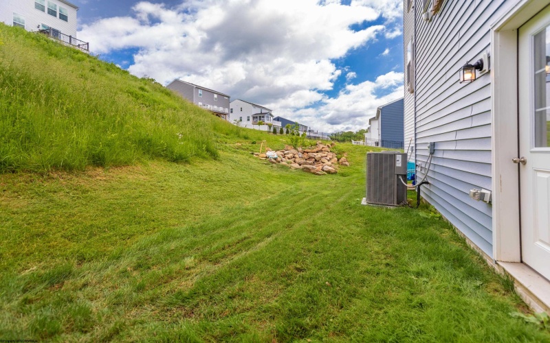 243 Tide Way, Morgantown, West Virginia 26508, 3 Bedrooms Bedrooms, 7 Rooms Rooms,2 BathroomsBathrooms,Single Family Attached,For Sale,Tide,10159683