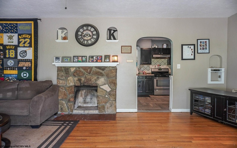 1917 Pleasant Valley Road, Fairmont, West Virginia 26554, 3 Bedrooms Bedrooms, 10 Rooms Rooms,2 BathroomsBathrooms,Single Family Detached,For Sale,Pleasant Valley,10159682