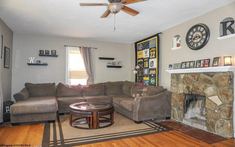 1917 Pleasant Valley Road, Fairmont, West Virginia 26554, 3 Bedrooms Bedrooms, 10 Rooms Rooms,2 BathroomsBathrooms,Single Family Detached,For Sale,Pleasant Valley,10159682