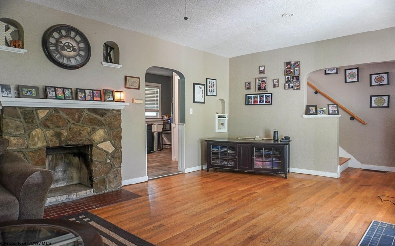 1917 Pleasant Valley Road, Fairmont, West Virginia 26554, 3 Bedrooms Bedrooms, 10 Rooms Rooms,2 BathroomsBathrooms,Single Family Detached,For Sale,Pleasant Valley,10159682