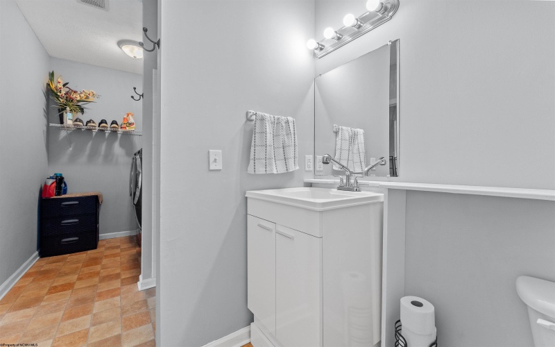 101 Summits Ridge, Morgantown, West Virginia 26508, 4 Bedrooms Bedrooms, 8 Rooms Rooms,3 BathroomsBathrooms,Single Family Detached,For Sale,Summits,10159671