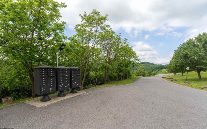 101 Summits Ridge, Morgantown, West Virginia 26508, 4 Bedrooms Bedrooms, 8 Rooms Rooms,3 BathroomsBathrooms,Single Family Detached,For Sale,Summits,10159671
