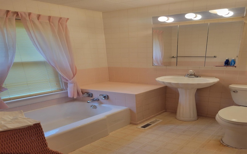 561 Owings Road, Shinnston, West Virginia 26431, 3 Bedrooms Bedrooms, 6 Rooms Rooms,1 BathroomBathrooms,Single Family Detached,For Sale,Owings,10159680