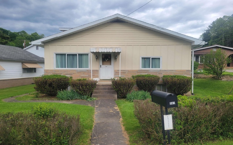 561 Owings Road, Shinnston, West Virginia 26431, 3 Bedrooms Bedrooms, 6 Rooms Rooms,1 BathroomBathrooms,Single Family Detached,For Sale,Owings,10159680