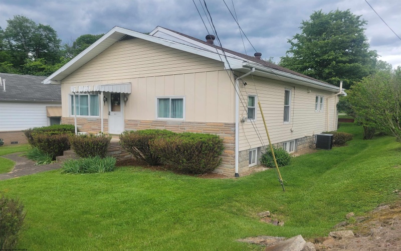 561 Owings Road, Shinnston, West Virginia 26431, 3 Bedrooms Bedrooms, 6 Rooms Rooms,1 BathroomBathrooms,Single Family Detached,For Sale,Owings,10159680