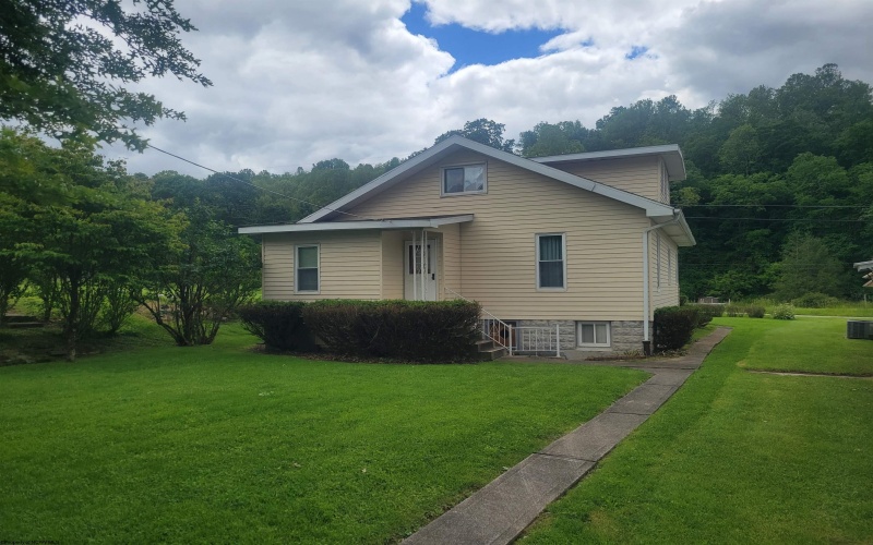 561 Owings Road, Shinnston, West Virginia 26431, 3 Bedrooms Bedrooms, 6 Rooms Rooms,1 BathroomBathrooms,Single Family Detached,For Sale,Owings,10159680