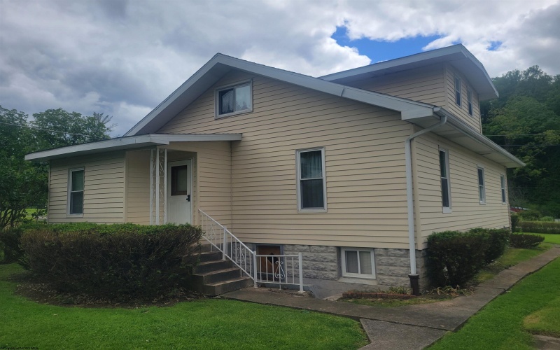 561 Owings Road, Shinnston, West Virginia 26431, 3 Bedrooms Bedrooms, 6 Rooms Rooms,1 BathroomBathrooms,Single Family Detached,For Sale,Owings,10159680