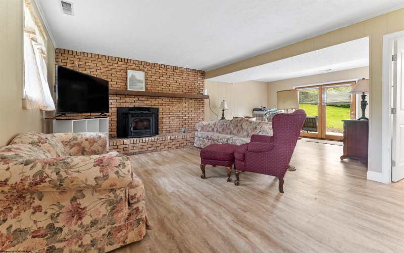 109 Scenery Drive, Morgantown, West Virginia 26505, 3 Bedrooms Bedrooms, 7 Rooms Rooms,3 BathroomsBathrooms,Single Family Detached,For Sale,Scenery,10159681