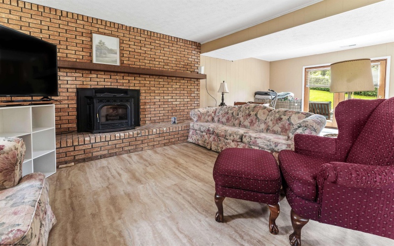 109 Scenery Drive, Morgantown, West Virginia 26505, 3 Bedrooms Bedrooms, 7 Rooms Rooms,3 BathroomsBathrooms,Single Family Detached,For Sale,Scenery,10159681
