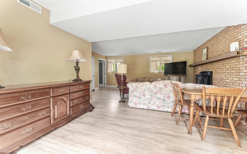 109 Scenery Drive, Morgantown, West Virginia 26505, 3 Bedrooms Bedrooms, 7 Rooms Rooms,3 BathroomsBathrooms,Single Family Detached,For Sale,Scenery,10159681