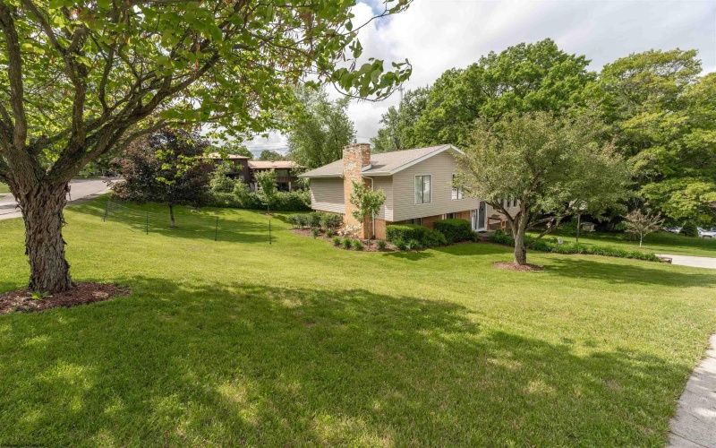 109 Scenery Drive, Morgantown, West Virginia 26505, 3 Bedrooms Bedrooms, 7 Rooms Rooms,3 BathroomsBathrooms,Single Family Detached,For Sale,Scenery,10159681