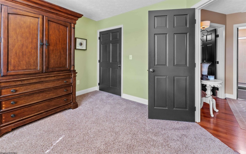 48 Ringold Lane, Morgantown, West Virginia 26508, 4 Bedrooms Bedrooms, 8 Rooms Rooms,3 BathroomsBathrooms,Single Family Detached,For Sale,Ringold,10159668