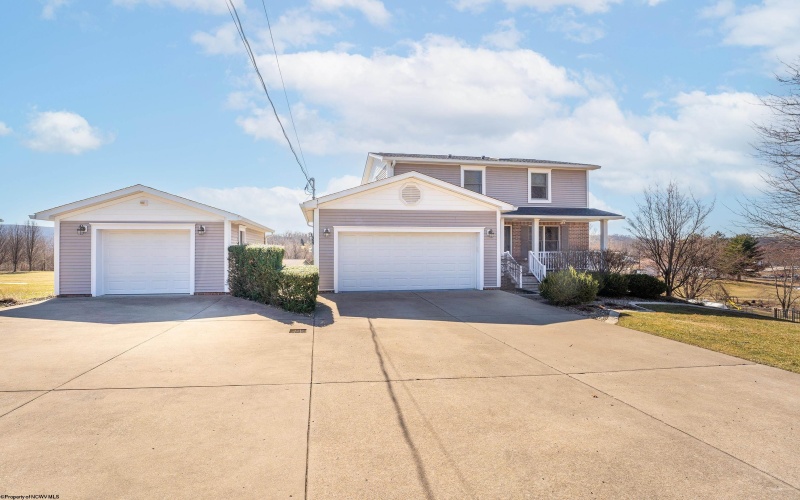 48 Ringold Lane, Morgantown, West Virginia 26508, 4 Bedrooms Bedrooms, 8 Rooms Rooms,3 BathroomsBathrooms,Single Family Detached,For Sale,Ringold,10159668