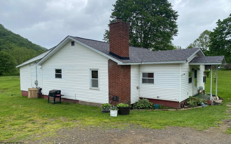 21434 Seneca Trail, Valley Head, West Virginia 26294, 2 Bedrooms Bedrooms, 5 Rooms Rooms,1 BathroomBathrooms,Single Family Detached,For Sale,Seneca,10159674