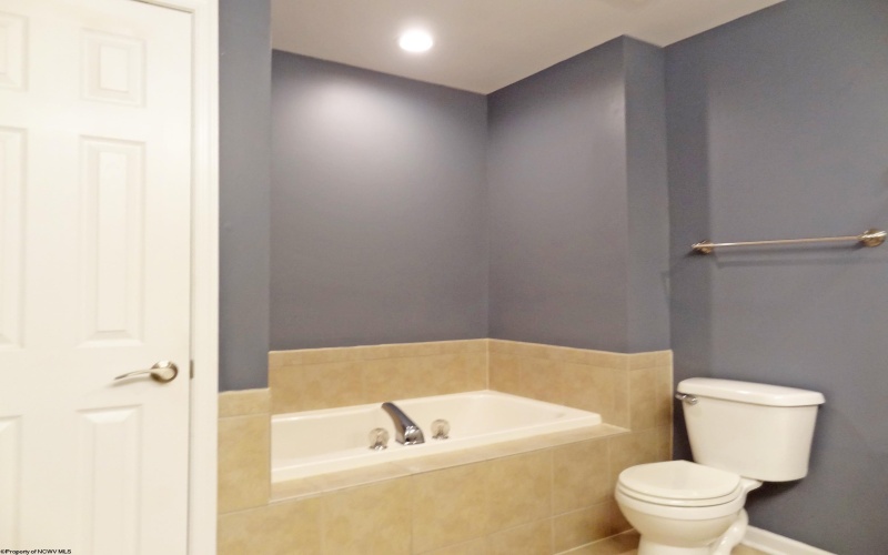 141 Birds Eye View Drive, Morgantown, West Virginia 26501, 4 Bedrooms Bedrooms, 9 Rooms Rooms,2 BathroomsBathrooms,Single Family Attached,For Sale,Birds Eye View,10159687