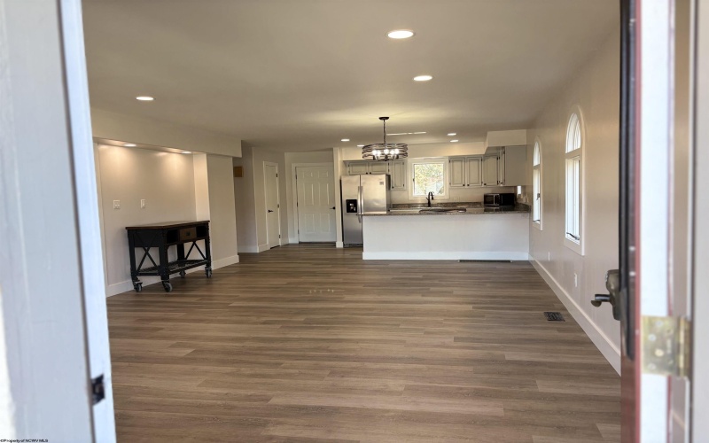 615 Mariner Village, Morgantown, West Virginia 26508, 3 Bedrooms Bedrooms, 6 Rooms Rooms,4 BathroomsBathrooms,Residential Rentals,For Rent,Mariner,10159685