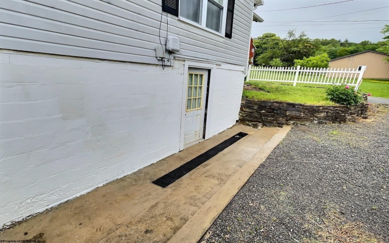 1501 Rose Lane, Fairmont, West Virginia 26554, 2 Bedrooms Bedrooms, 4 Rooms Rooms,1 BathroomBathrooms,Single Family Detached,For Sale,Rose,10159688