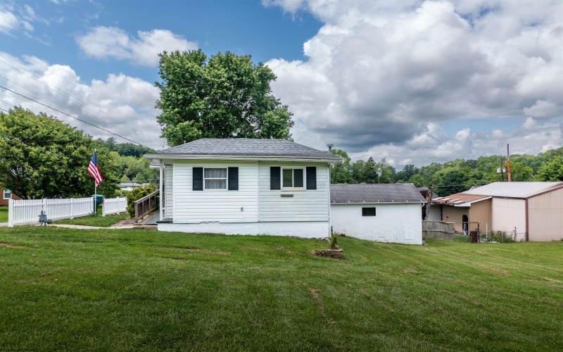 1501 Rose Lane, Fairmont, West Virginia 26554, 2 Bedrooms Bedrooms, 4 Rooms Rooms,1 BathroomBathrooms,Single Family Detached,For Sale,Rose,10159688