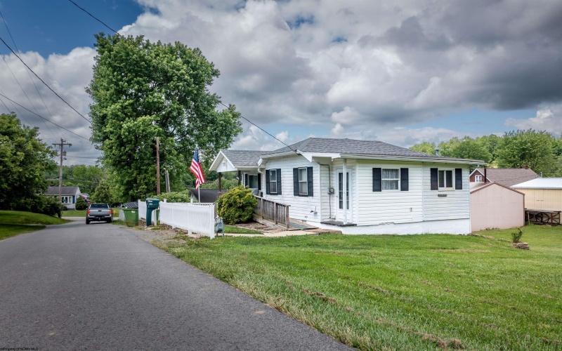 1501 Rose Lane, Fairmont, West Virginia 26554, 2 Bedrooms Bedrooms, 4 Rooms Rooms,1 BathroomBathrooms,Single Family Detached,For Sale,Rose,10159688